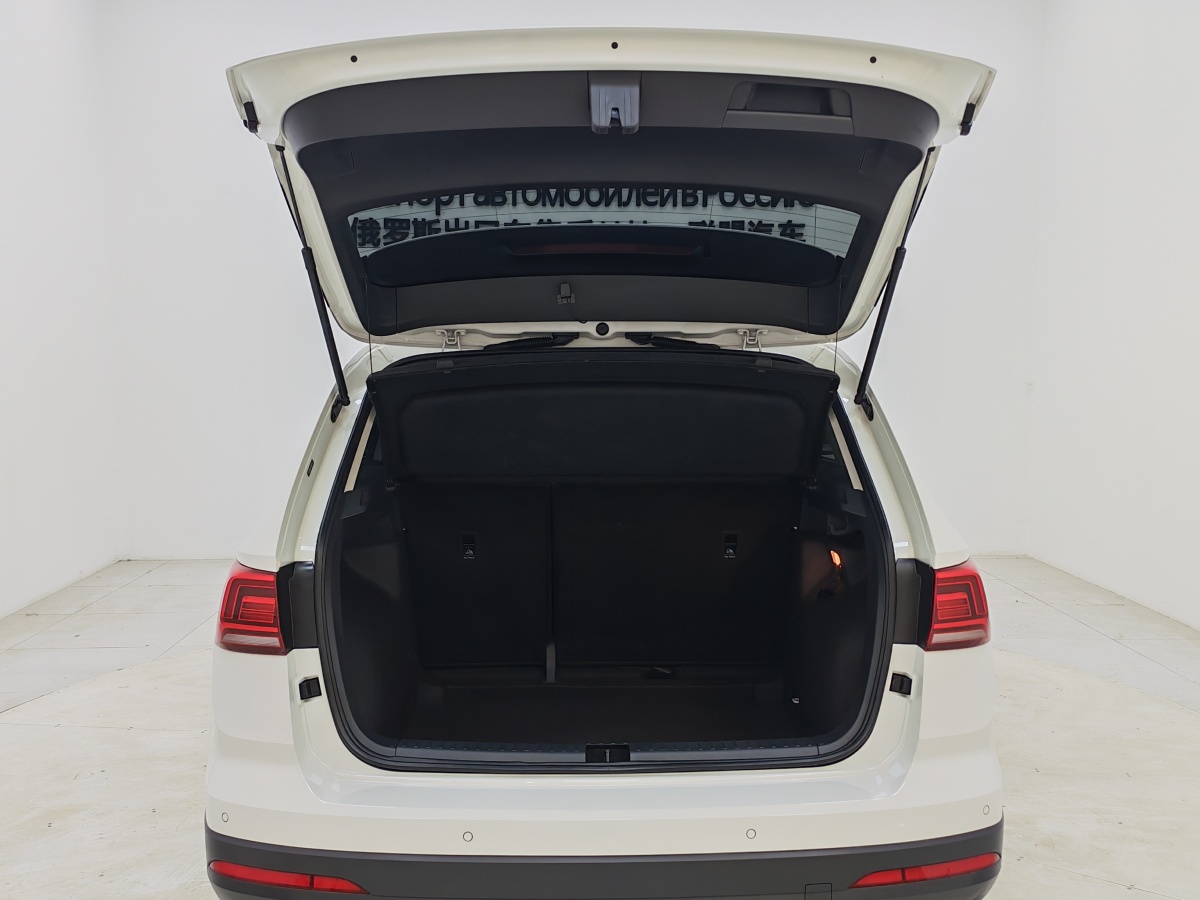 Volkswagen 2023 car image #15