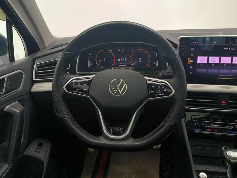 Volkswagen Tiguan L 2021 car image #15
