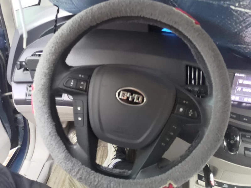 BYD e6 2015 #15 BYD e6 2015 car image #15