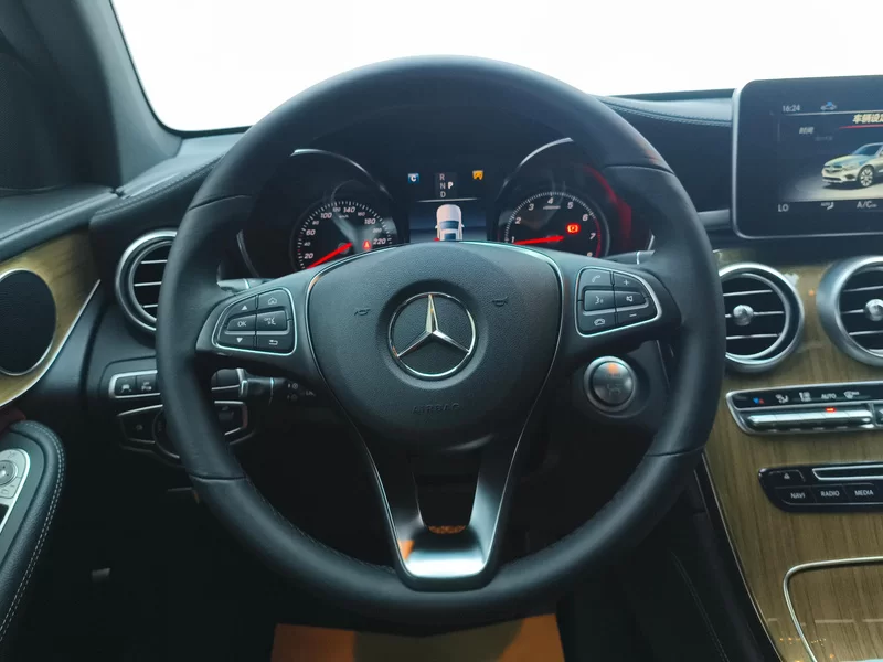 Mercedes-Benz GLC Coupe AMG 2019 صورة سيارة #15