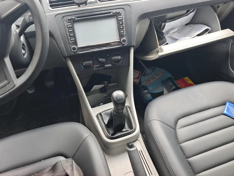 Skoda Rapid 2017 imagen de coche #15