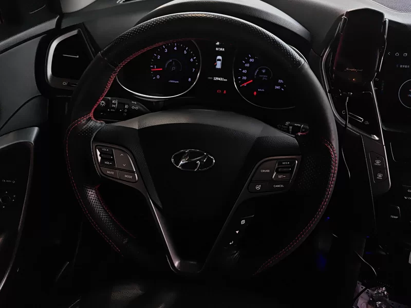 Hyundai Grand Santa Fe 2014 #15 Hyundai Grand Santa Fe 2014 car image #15