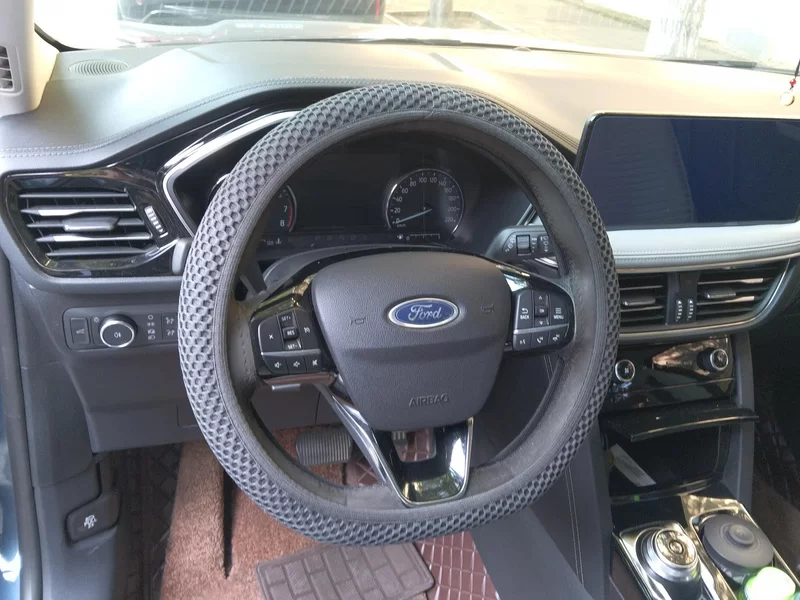 Ford Escape 2023 immagine di auto #15