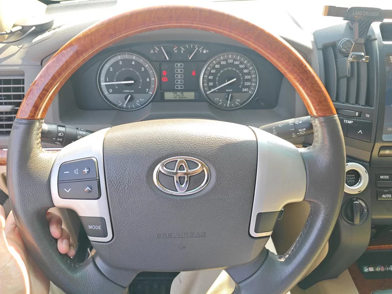 丰田 兰德酷路泽 2015 汽车图片 #15