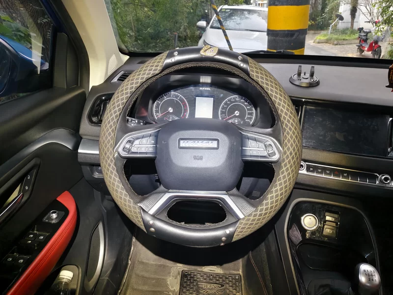 Haval H2s 2018 #15 Haval H2s 2018 car image #15