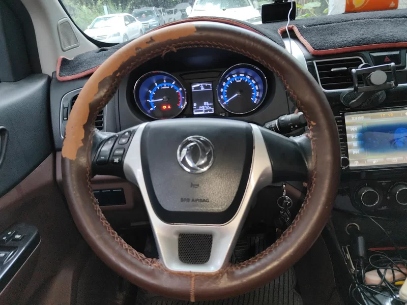 Forthing SX6 2016 #15 Forthing SX6 2016 car image #15