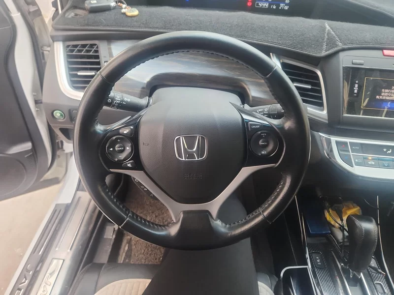 Honda Jade 2017 car image #15