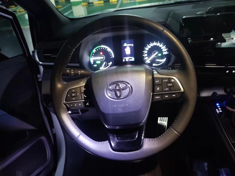 Toyota Sienna 2024 #15 Toyota Sienna 2024 car image #15