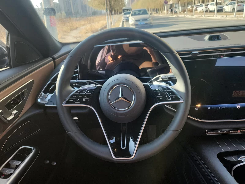 Mercedes-Benz E Class New Energy 2025 immagine di auto #15