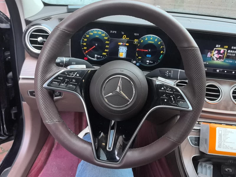 Mercedes-Benz E Class New Energy 2023 car image #15