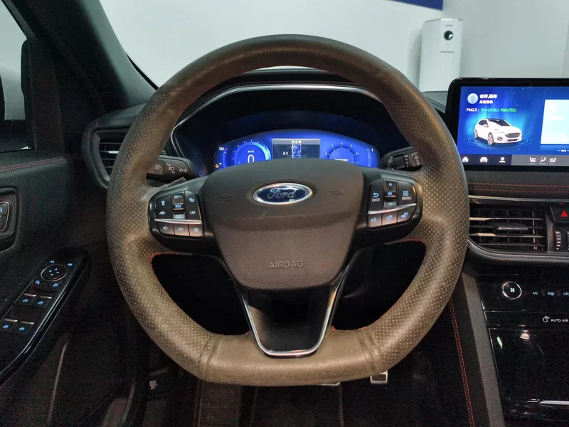 Ford Escape 2020 صورة سيارة #15