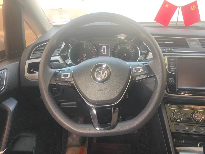 Volkswagen Touran 2018 #15 Volkswagen Touran 2018 car image #15