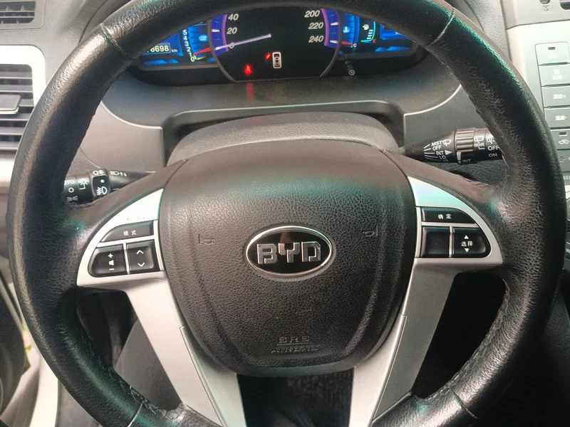 BYD S6 2013 imagen de coche #15