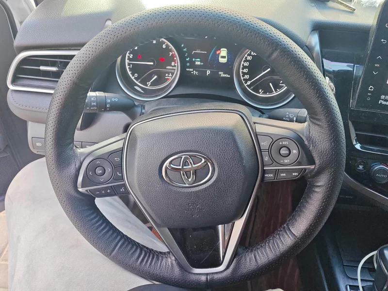 Toyota Camry 2023 image de voiture #15
