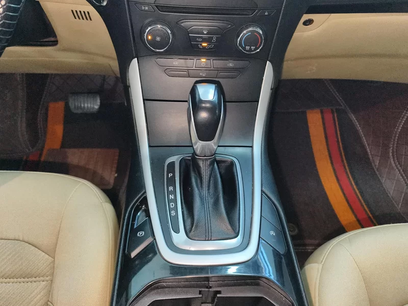 Ford Edge 2019 изображение автомобиля #15