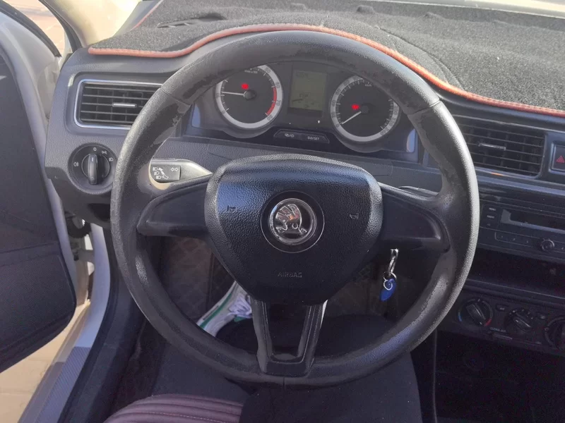 Skoda Rapid 2018 car image #15