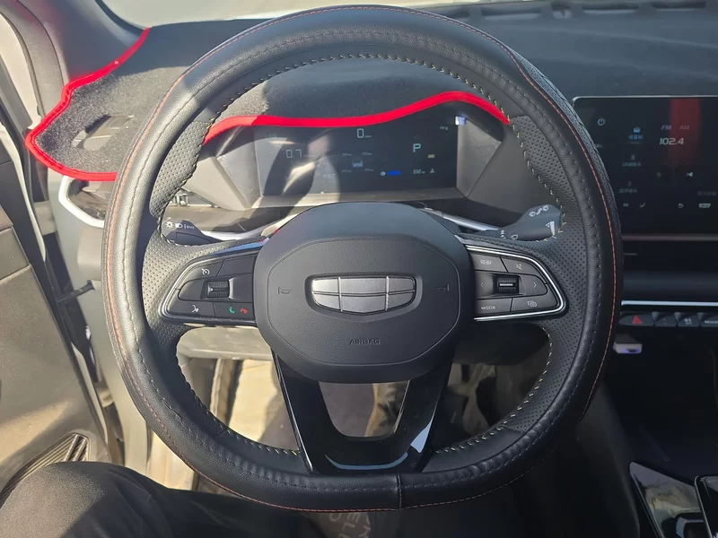 GEELY Coolray 2025 car image #15