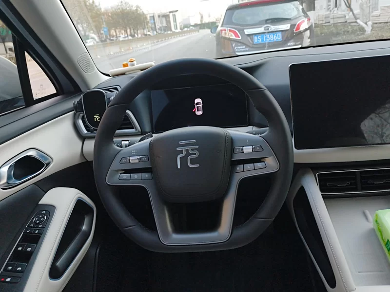 BYD YuanUP 2025 #15 BYD YuanUP 2025 car image #15