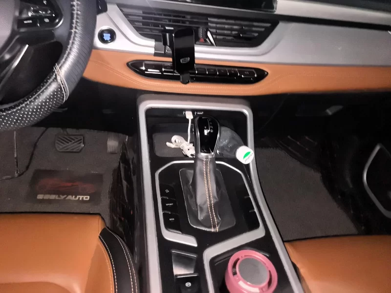 GEELY Vision X6 2020 car image #15