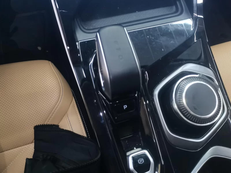 GEELY Boyue L 2023 car image #15