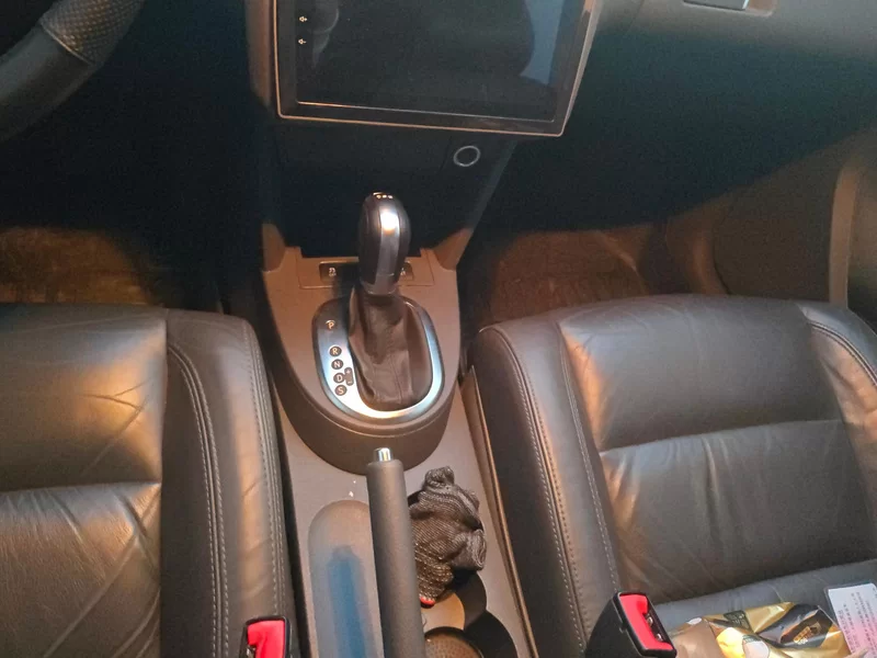 Volkswagen Touran 2015 car image #15