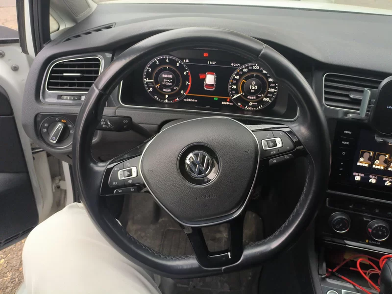 Volkswagen Golf 2020 car image #15