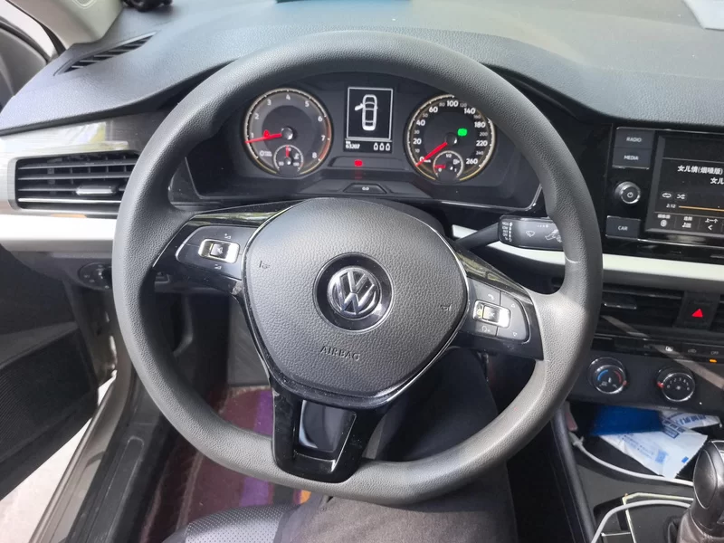 Volkswagen Lavida 2019 car image #15