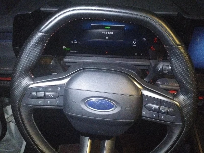 Ford Edge 2023 صورة سيارة #15