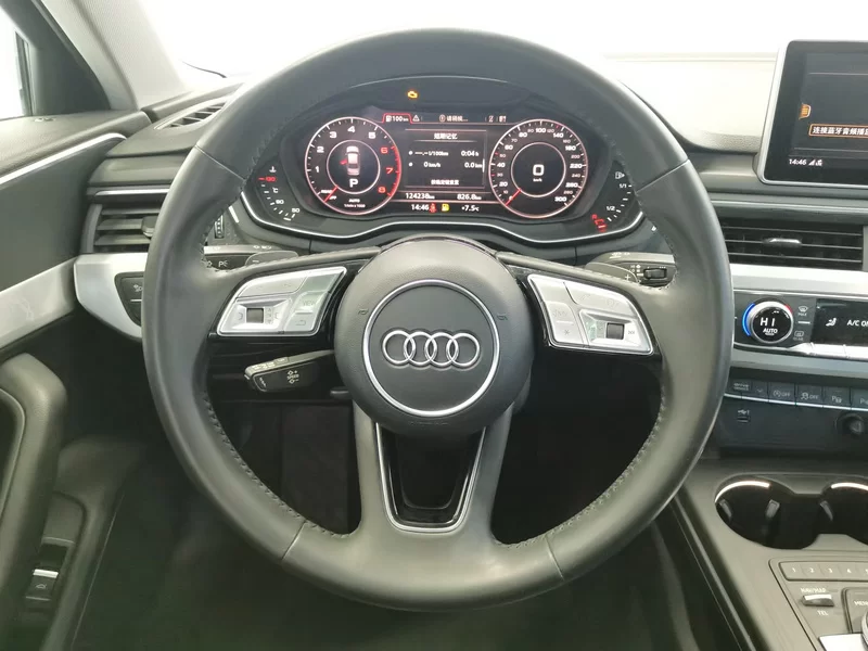 Audi A4L 2018 car image #15