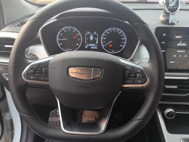 GEELY Coolray 2024 car image #15