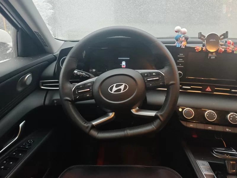 Hyundai Elantra 2023 car image #15