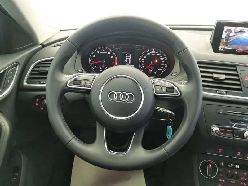Audi Q3 2017 car image #15