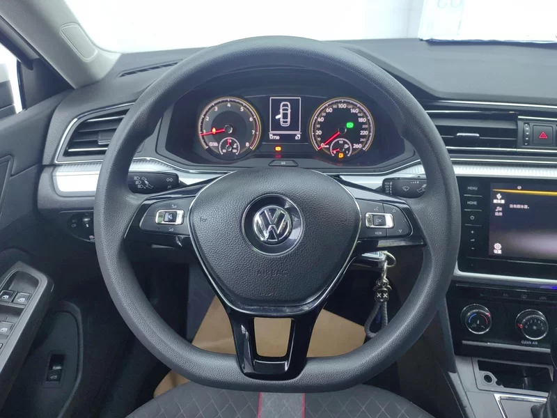 Volkswagen Lamando 2021 immagine di auto #15