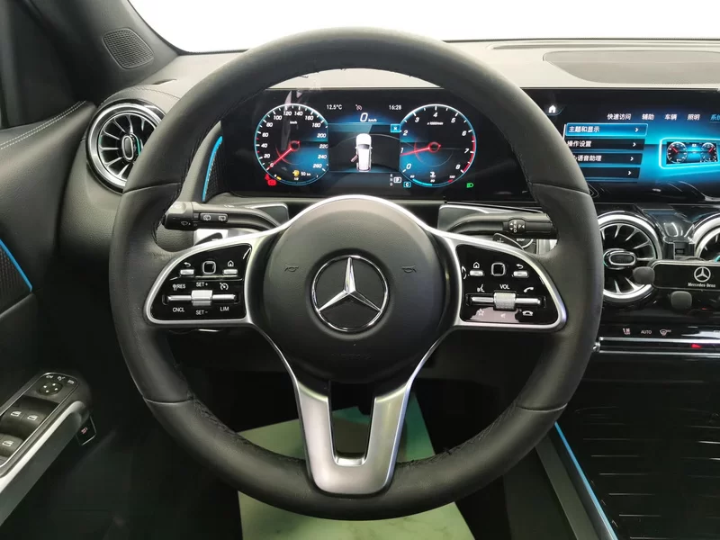 Mercedes-Benz GLB Class 2022 immagine di auto #15