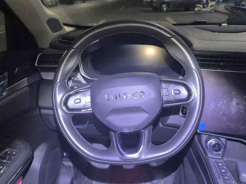 Lynk & Co 01 2022 car image #15