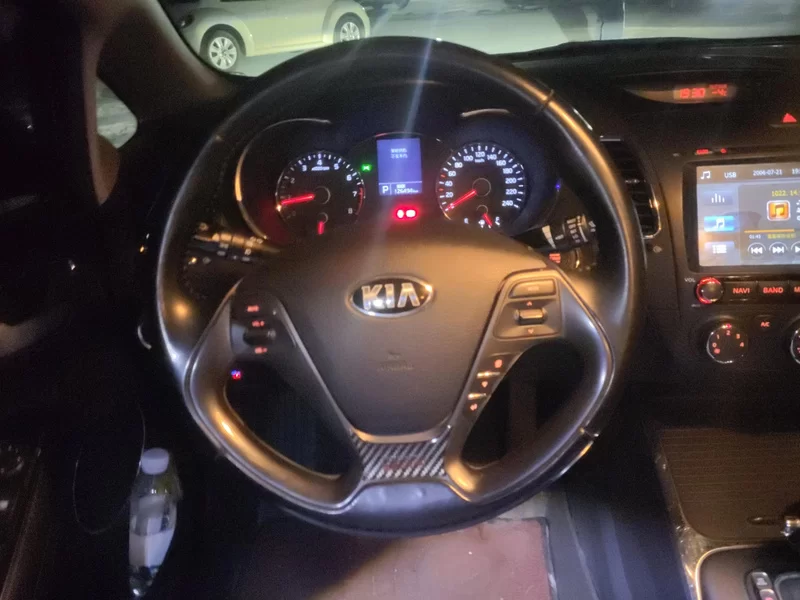Kia K3 2013 car image #15