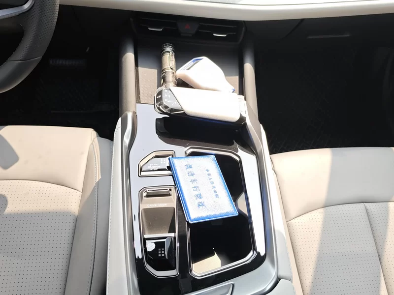 Changan UNI-T 2025 immagine di auto #15