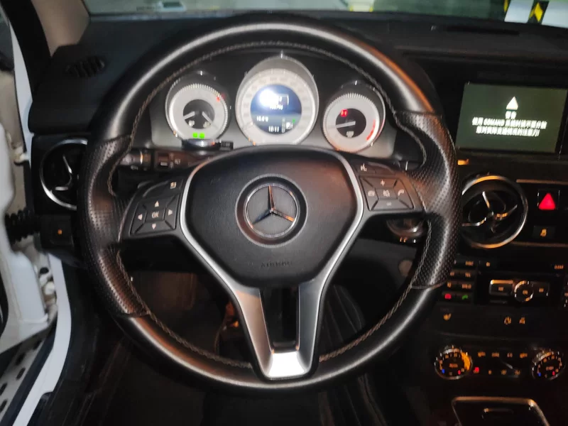 Mercedes-Benz GLK Class 2014 car image #15