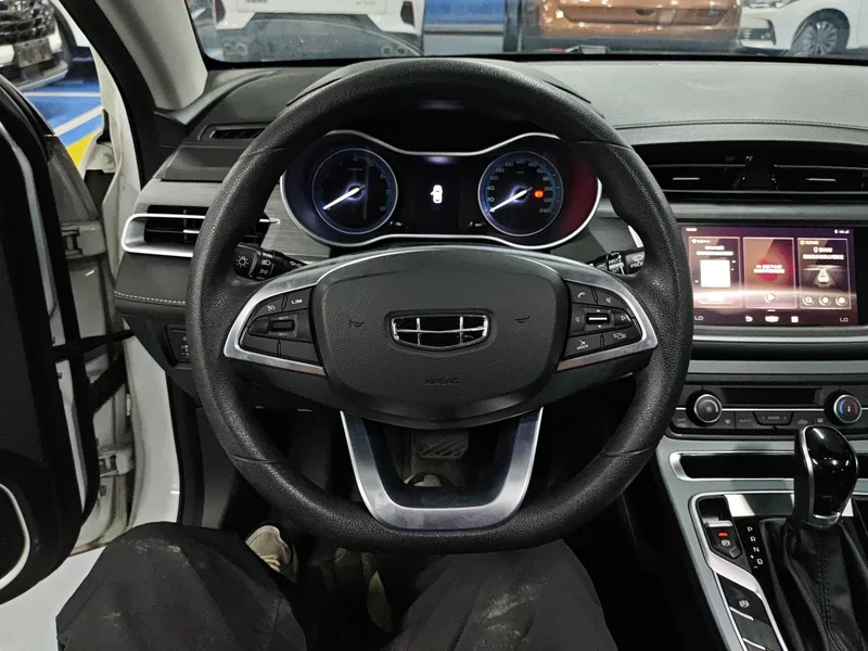 GEELY Emgrand 2021 #15 GEELY Emgrand 2021 car image #15