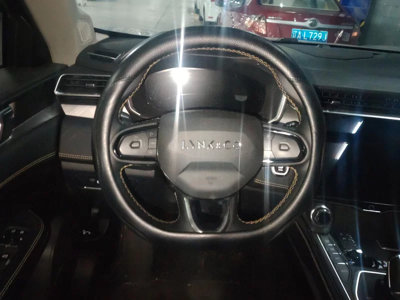 Lynk & Co 01 2024 car image #15