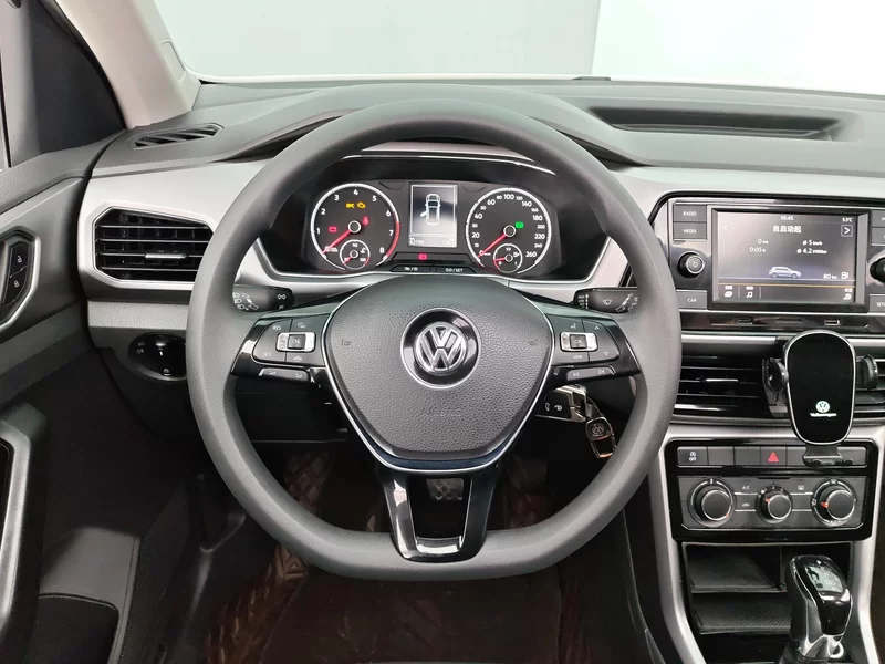 Volkswagen T-Cross 2019 #15 Volkswagen T-Cross 2019 car image #15