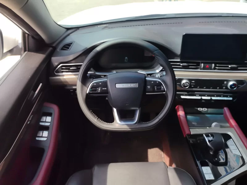 X70 2023 car image #15