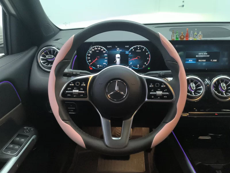 Mercedes-Benz GLB Class 2022 car image #15