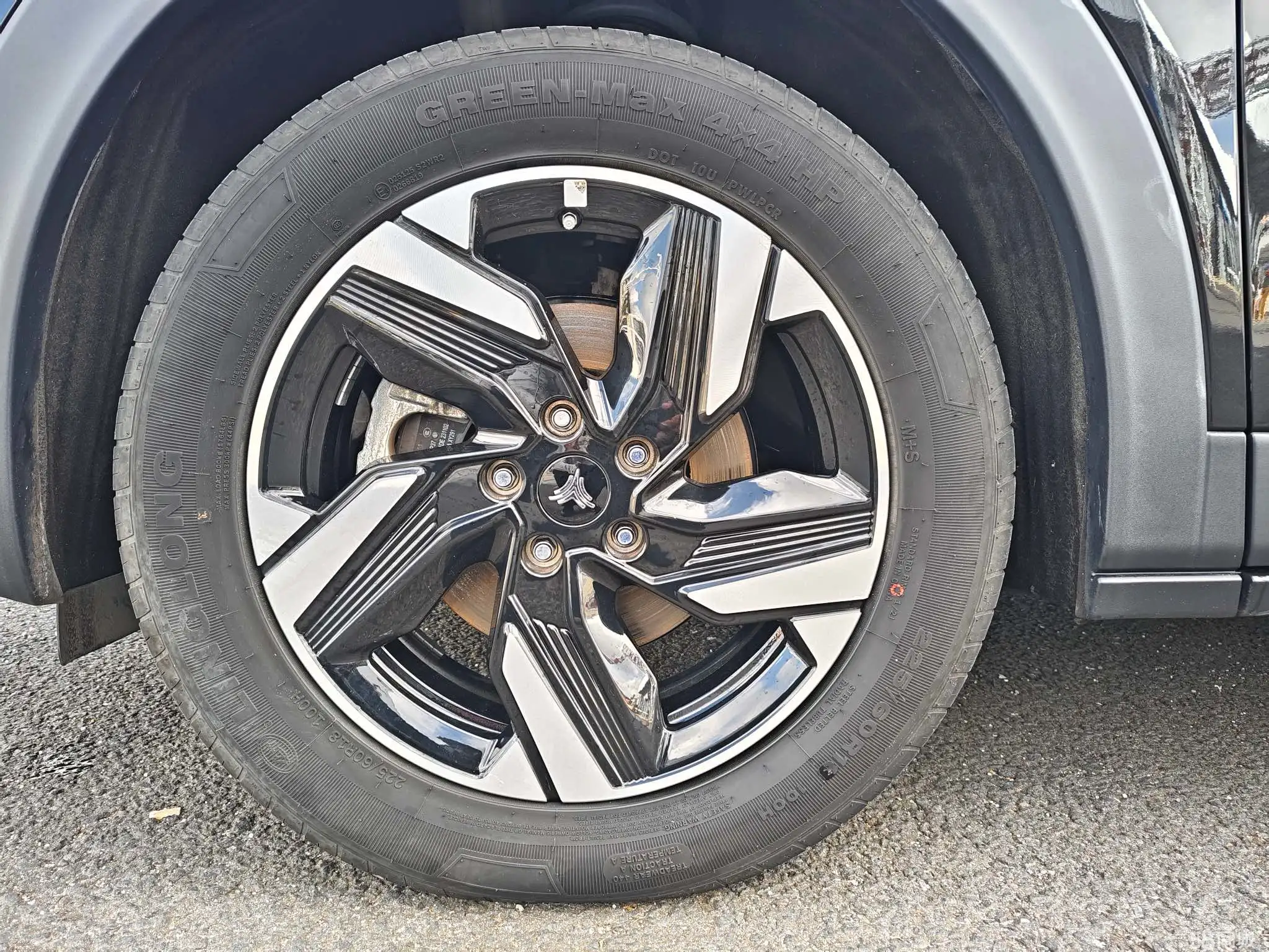 哪吒汽车 哪吒X 2023 汽车图片 #15