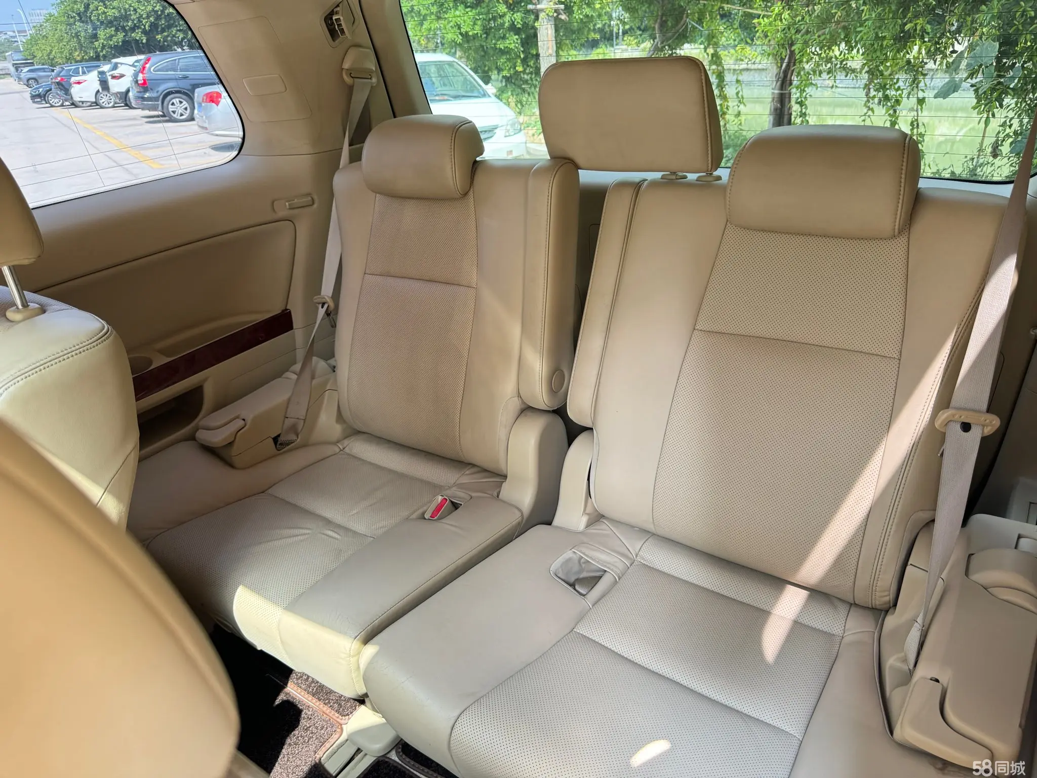 丰田 埃尔法 2011 汽车图片 #15