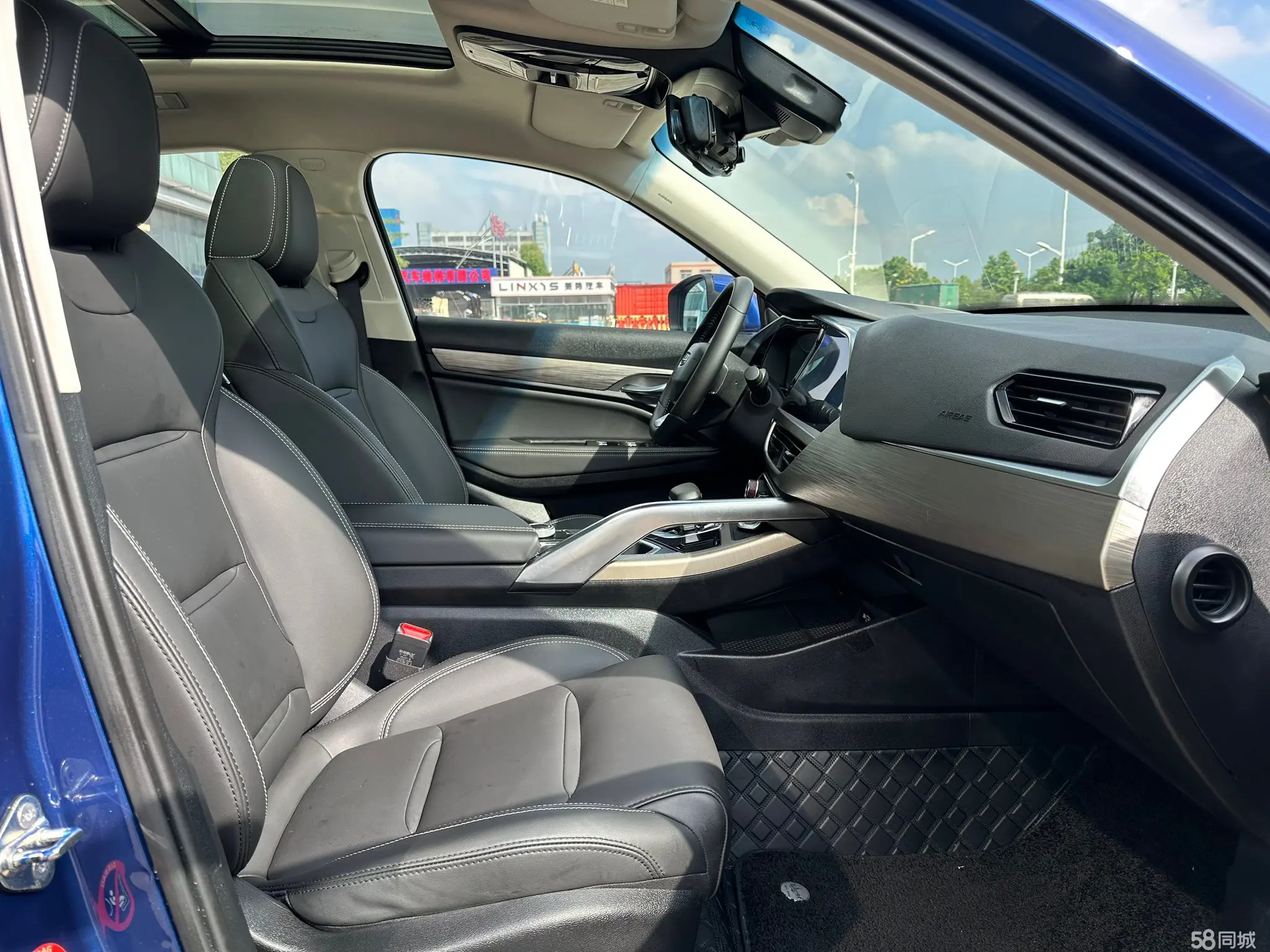 GEELY Tugella 2019 #15 GEELY Tugella 2019 car image #15