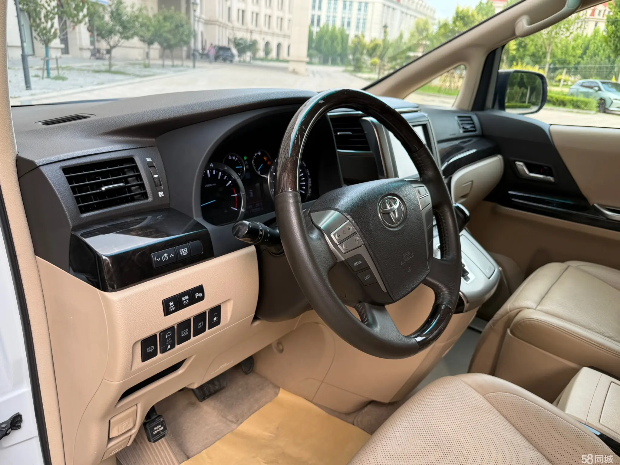 丰田 埃尔法 2013 汽车图片 #15