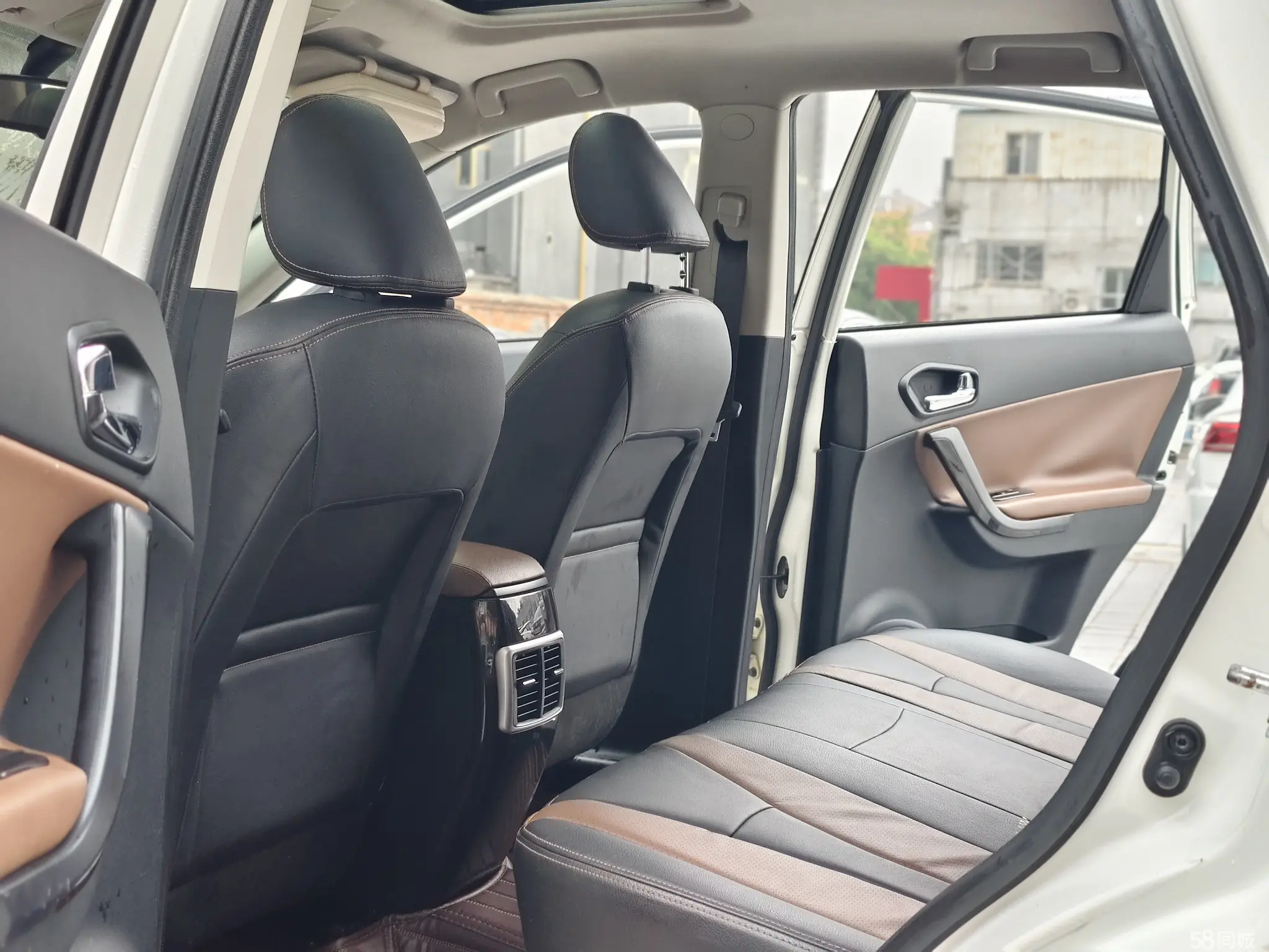 GAC Trumpchi GS5 Super 2015 #15 GAC Trumpchi GS5 Super 2015 car image #15