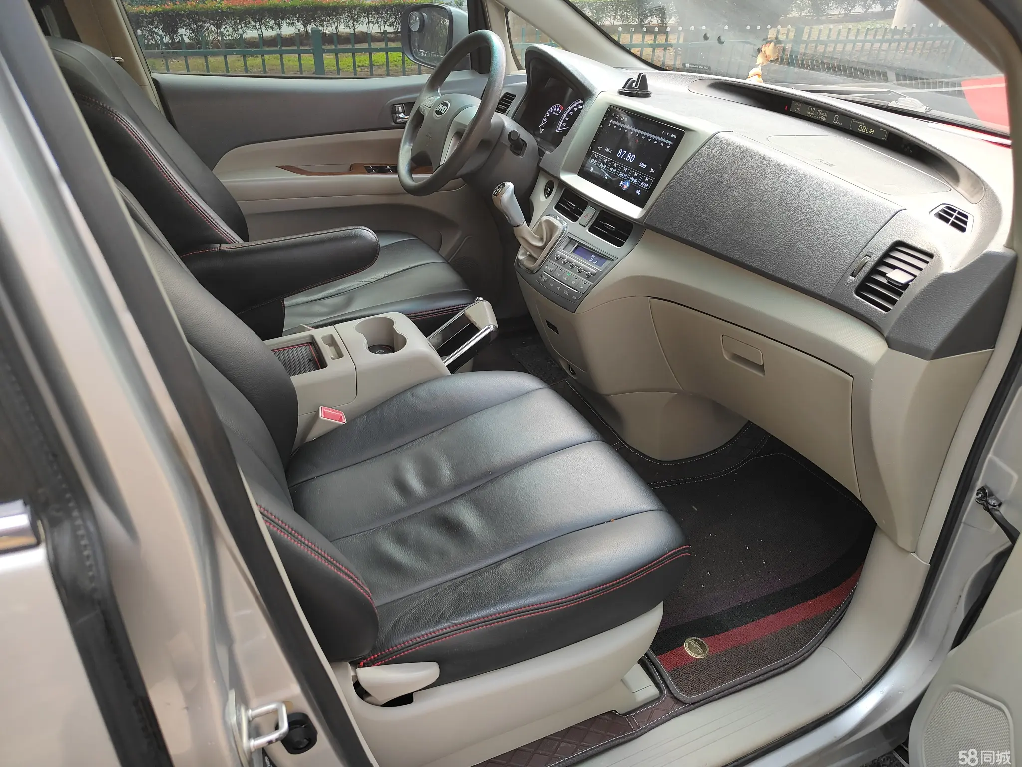 BYD M6 2016 изображение автомобиля #15