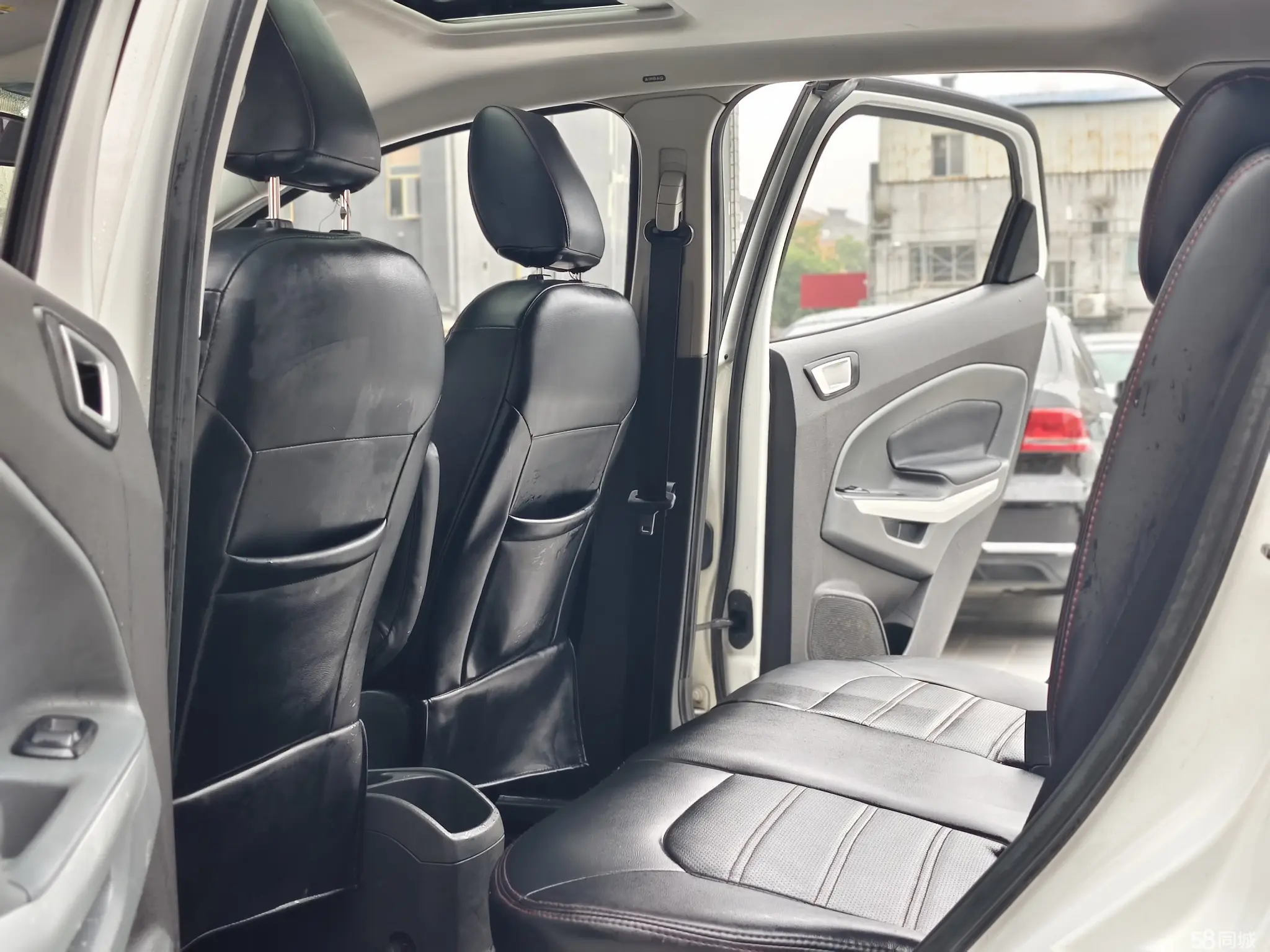Ford EcoSport 2016 изображение автомобиля #15